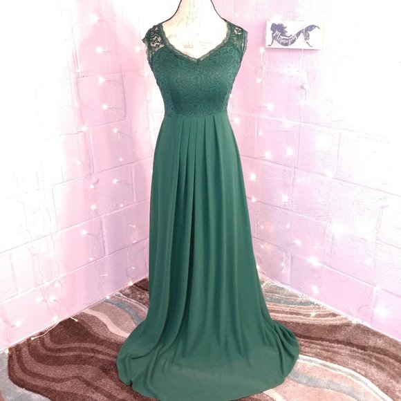 Musol Dresses & Skirts - Gorgeous Emerald Green Gown